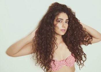Actress Aakanksha Singh Stuns Fans with Her Latest Photoshoot