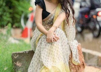 Actress Bandhavi Sridhar Latest pics in saree