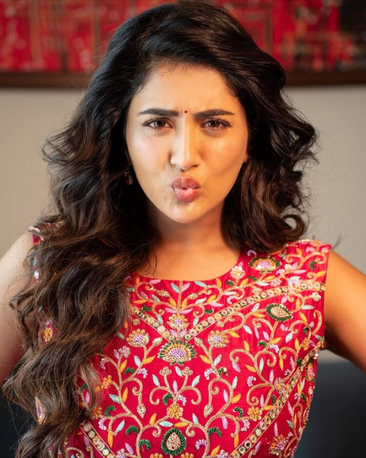 Rashi Singh latest stills, actress Rashi Singh, Rashi Singh photos