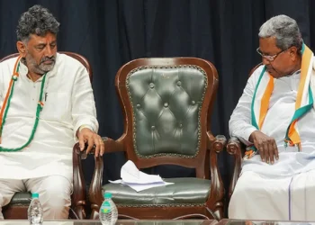 CM Siddaramaiah & DK Shivakumar Clash Over Power-Sharing Deal
