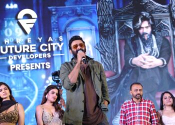 కొత్త అనుభూతికి సంకేతం  హైదరాబాద్ ప్రీ రిలీజ్ ఈవెంట్‌లో ప్రభాస్ మాటలు సినిమాపై అంచనాలను ఆకాశానికి చేర్చాయి