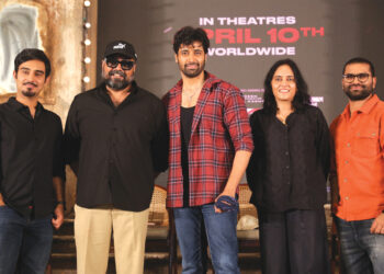 ‘డెకాయిట్‌’ థ్రిల్లింగ్ యాక్షన్ లో చెప్పిన లవ్ స్టోరీ-  హీరో అడివి శేష్