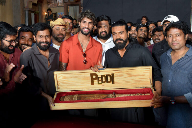 ‘పెద్ది’ సెట్స్ను సందర్శించిన వరల్డ్ కప్ స్టార్ తిలక్ వర్మ
